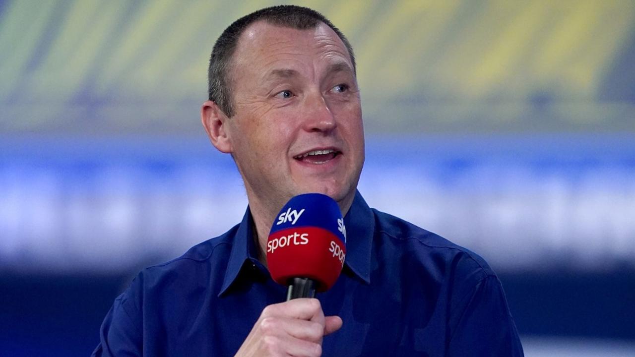 Mardle commentator shouting darts misses loudly enthusiastic he excitedly